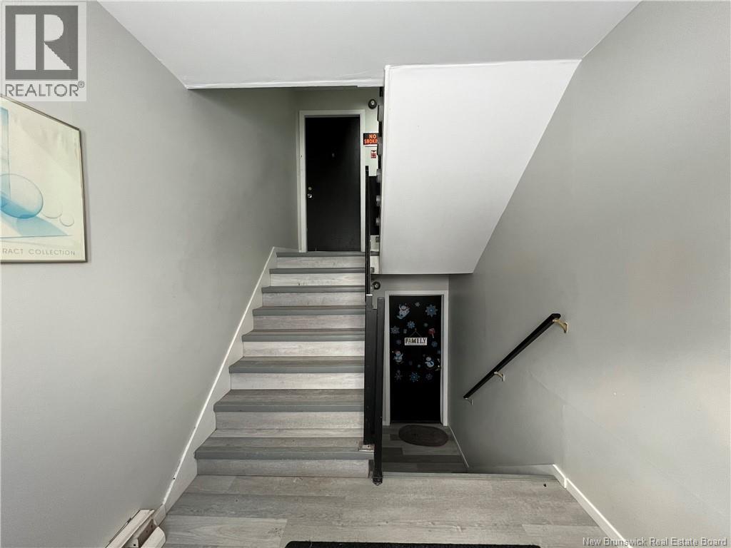 694 Appleby Street - 6