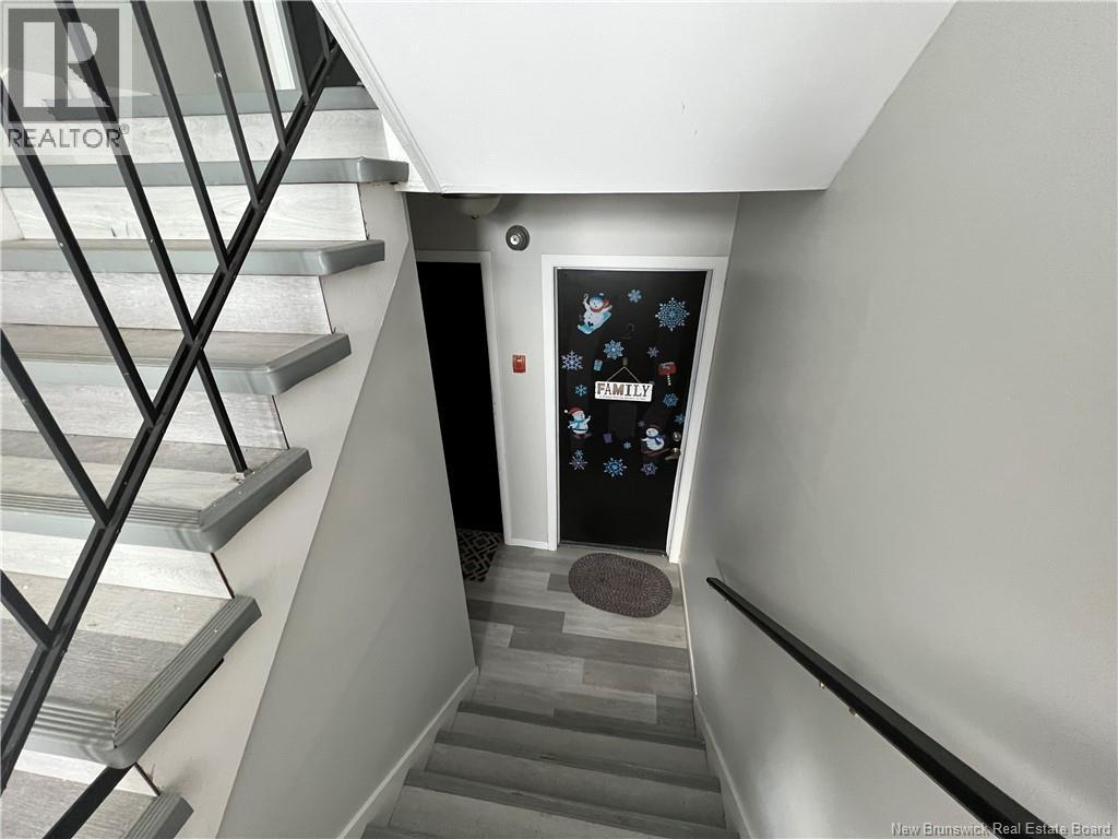 694 Appleby Street - 9