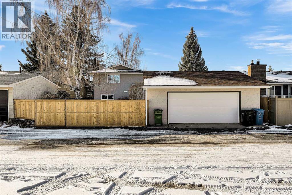 Single Family House 4 Level for Sale in  Lake Twintree Crescent SE Lake Bonavista Calgary 