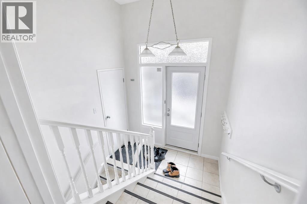 Multi-family House Bungalow for Sale in  Kingsmere Crescent SW Kingsland Calgary 