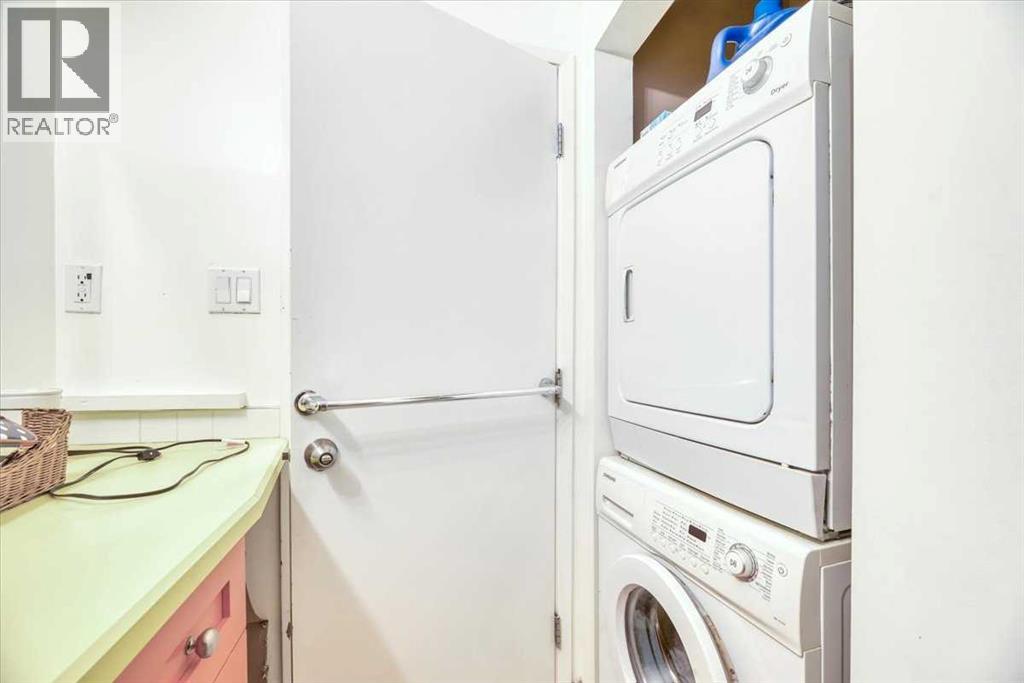 Multi-family House Bungalow for Sale in  Kingsmere Crescent SW Kingsland Calgary 