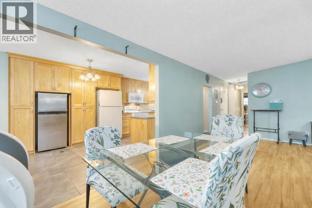 Multi-family House Bungalow for Sale in  Kingsmere Crescent SW Kingsland Calgary 