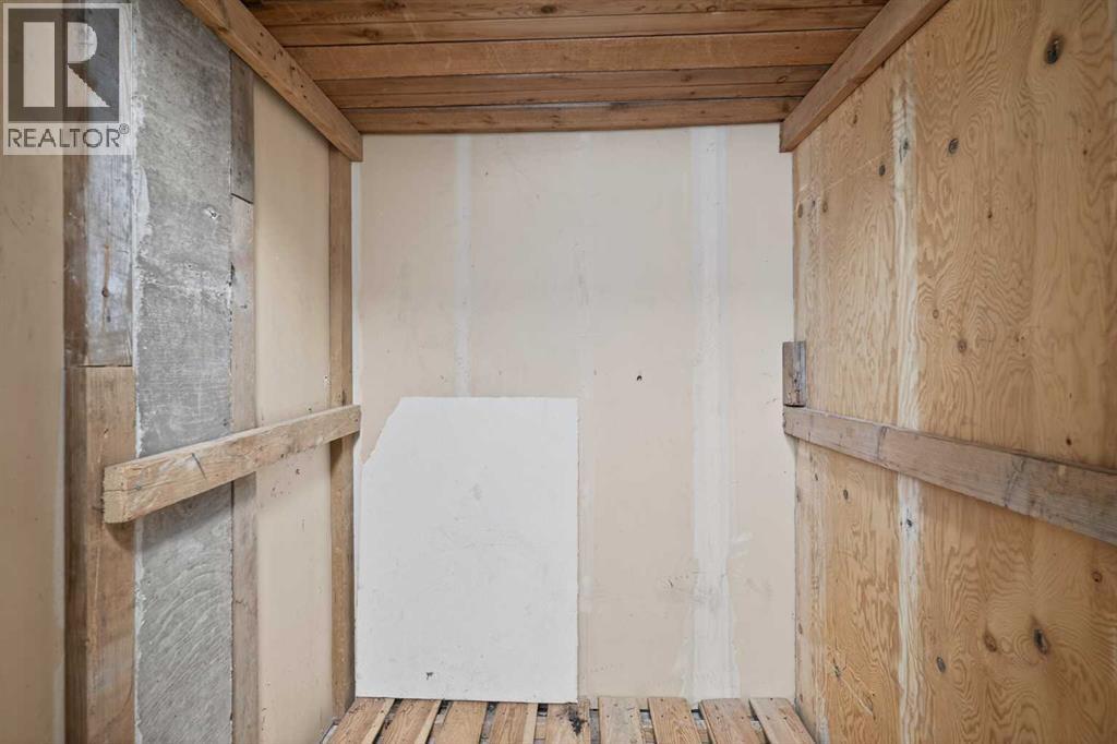 Single Family House for Sale in   Cedar Crescent SW Spruce Cliff Calgary 