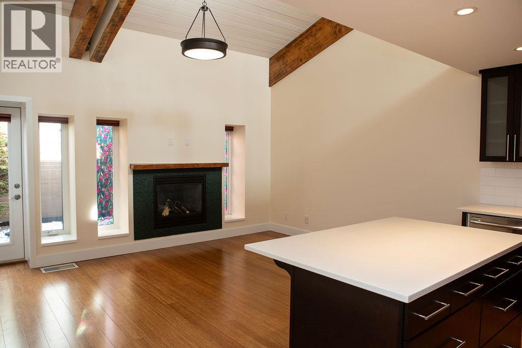 #4 702 FOURTH STREET - 5