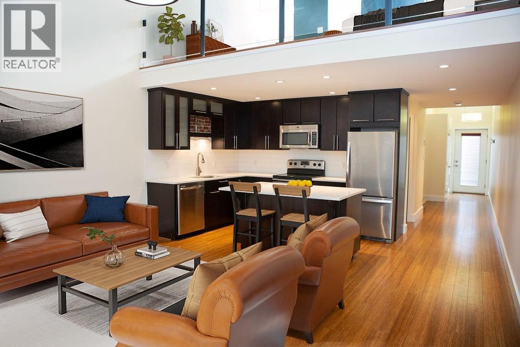 #4 702 FOURTH STREET - 9