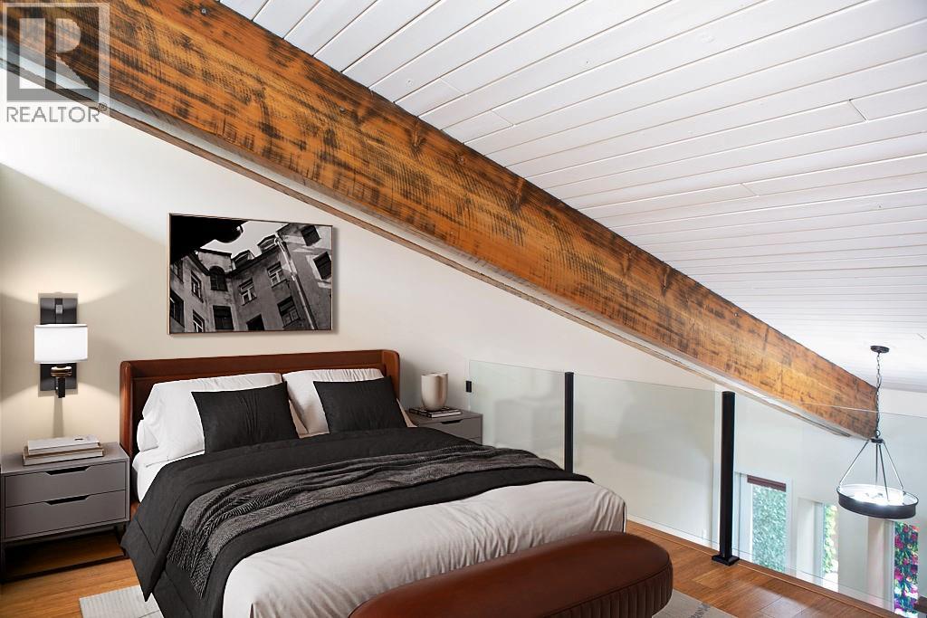 #4 702 FOURTH STREET - 25