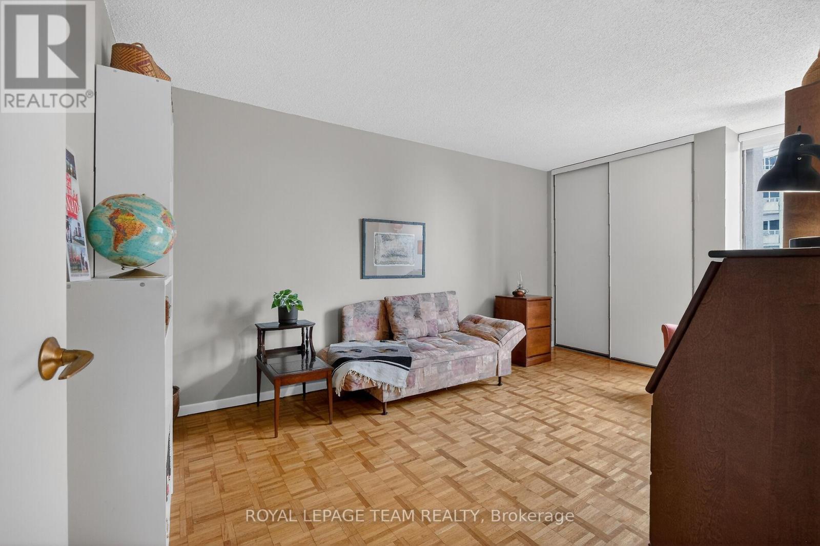 #601 40 ARTHUR STREET - 28