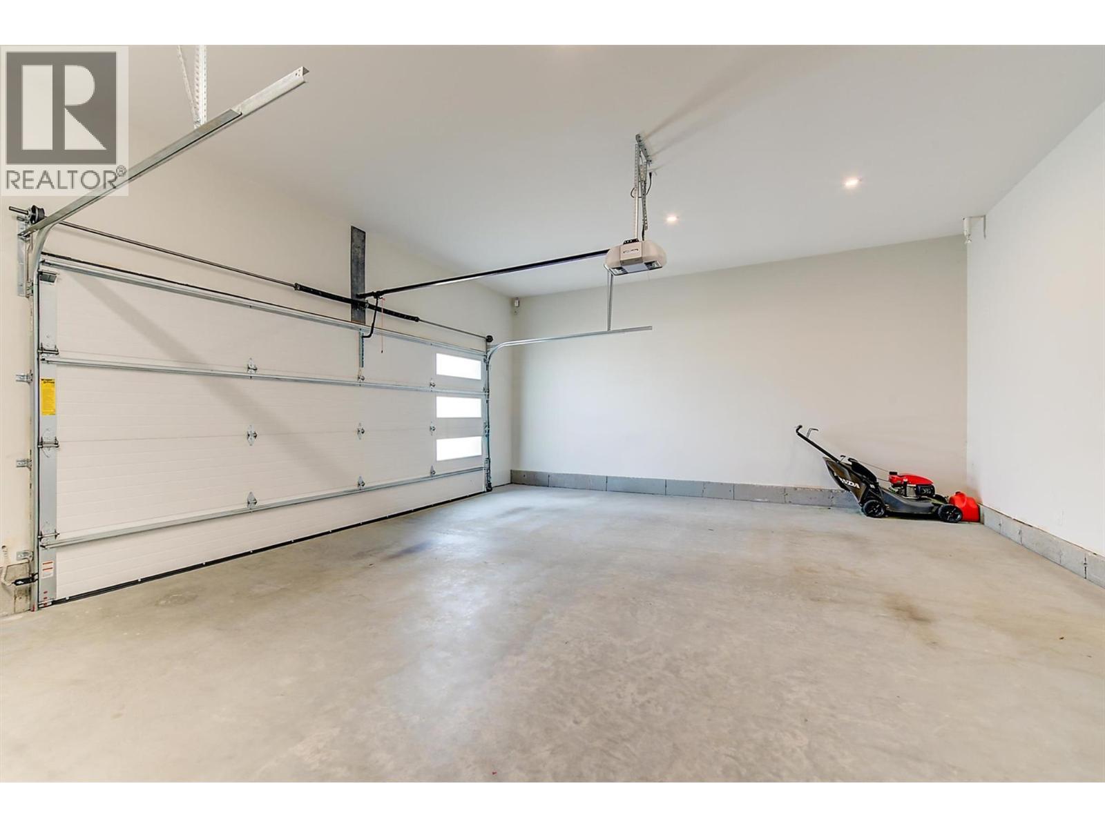 1049 Loseth Drive, Kelowna