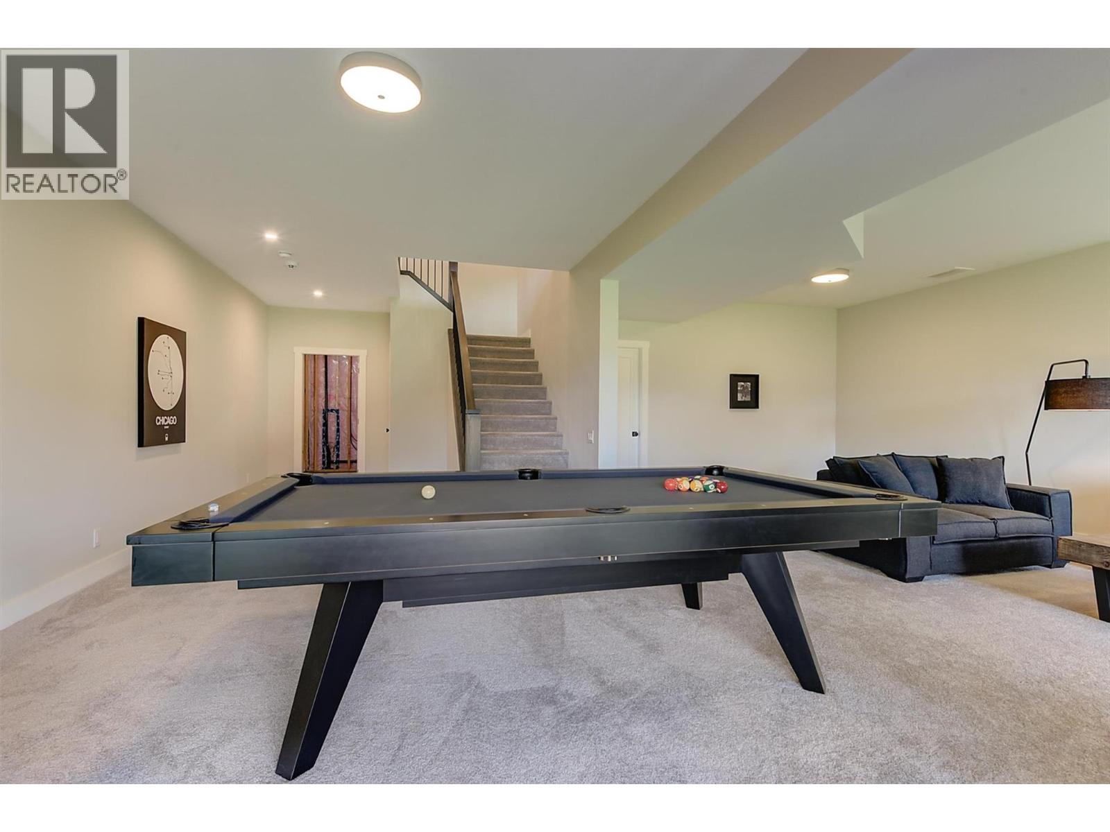 1049 Loseth Drive, Kelowna