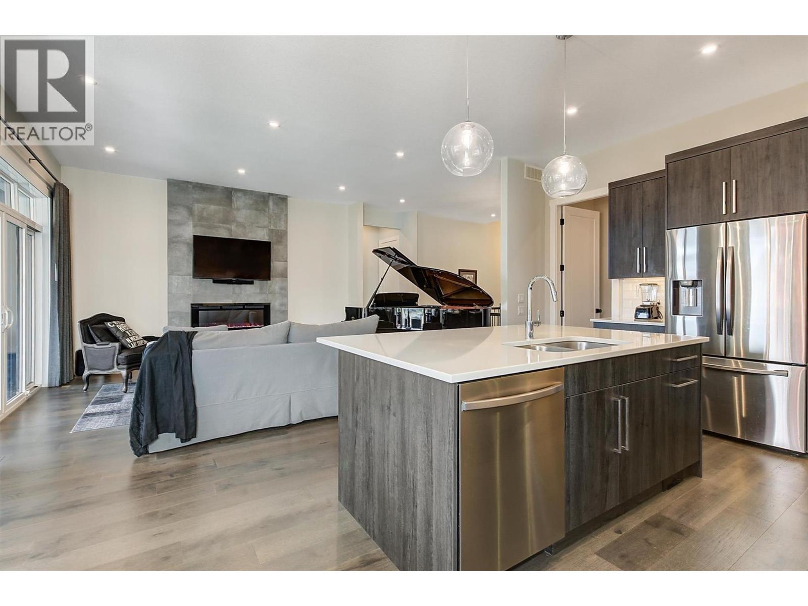 1049 Loseth Drive, Kelowna