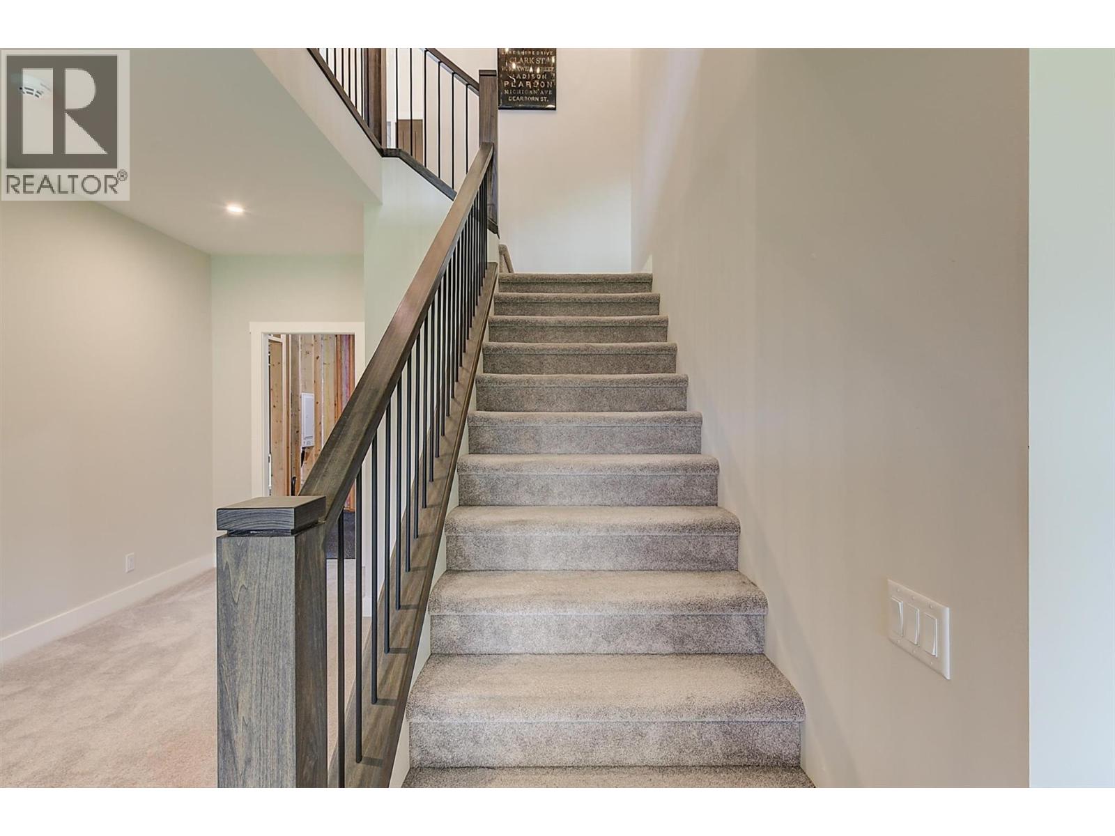 1049 Loseth Drive, Kelowna