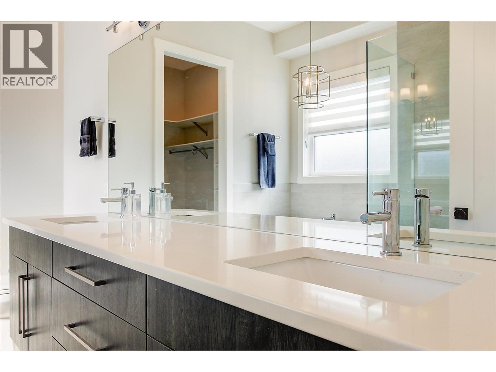 1049 Loseth Drive, Kelowna