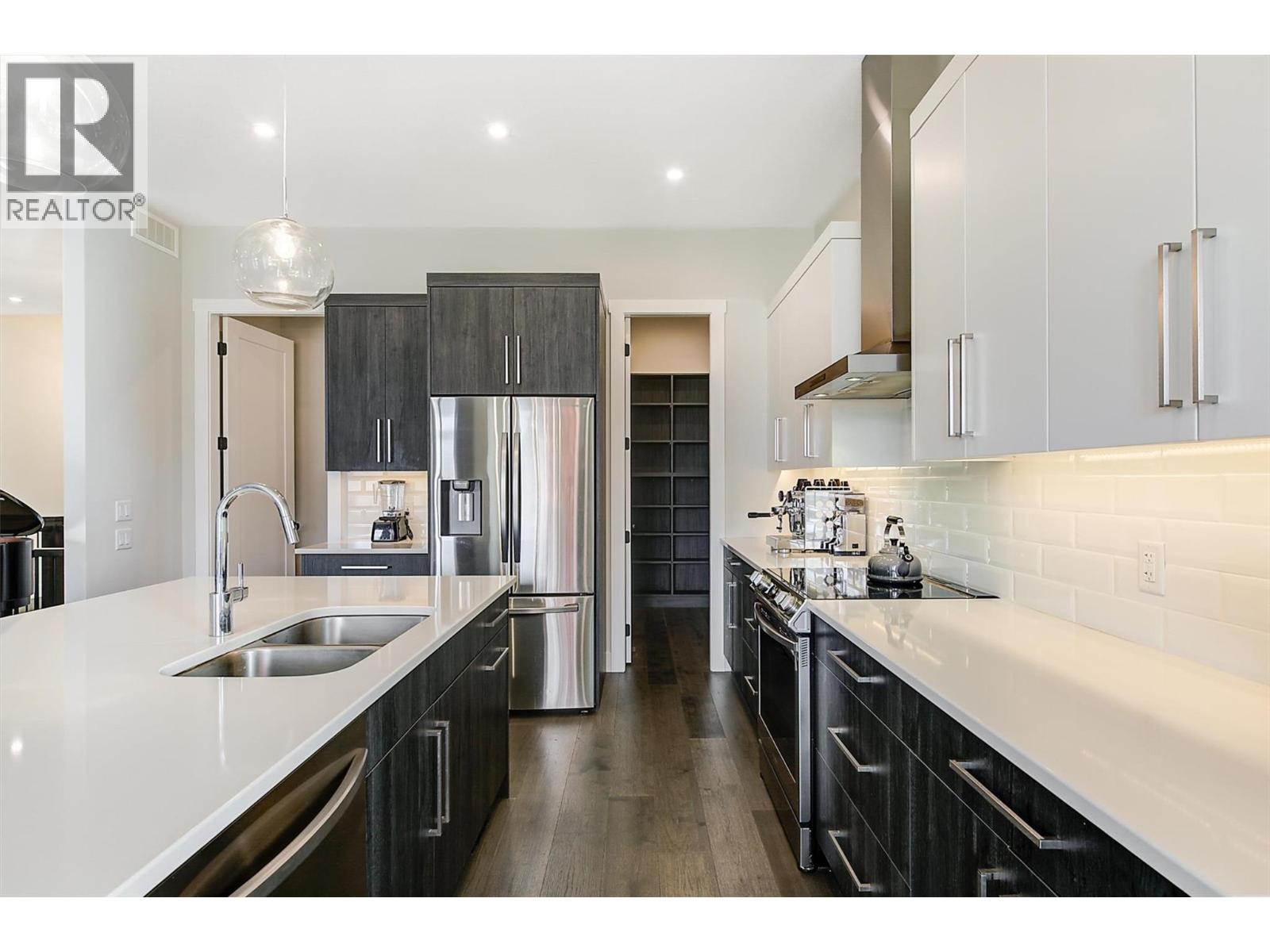 1049 Loseth Drive, Kelowna