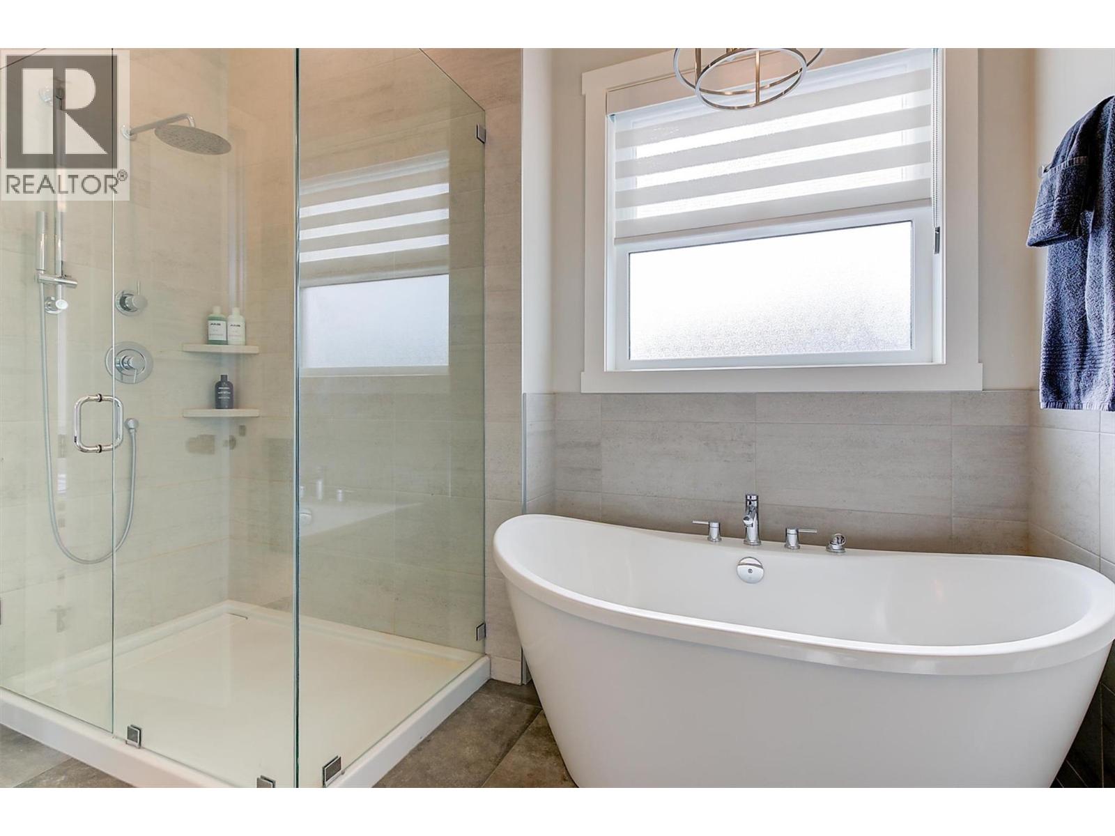 1049 Loseth Drive, Kelowna