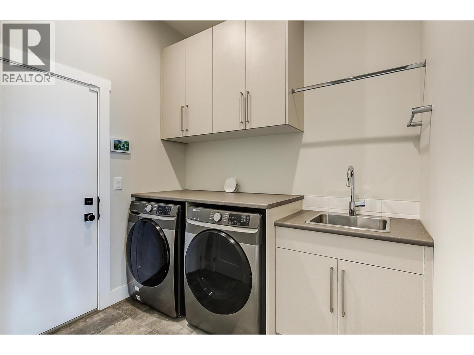 1049 Loseth Drive, Kelowna