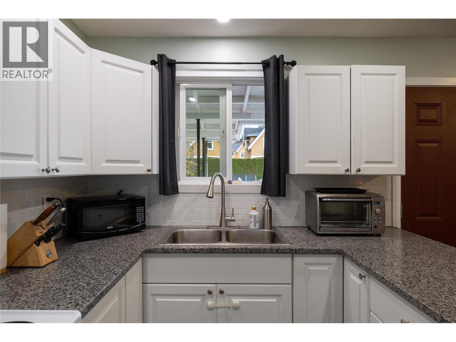 421 Fleming Road, Kelowna