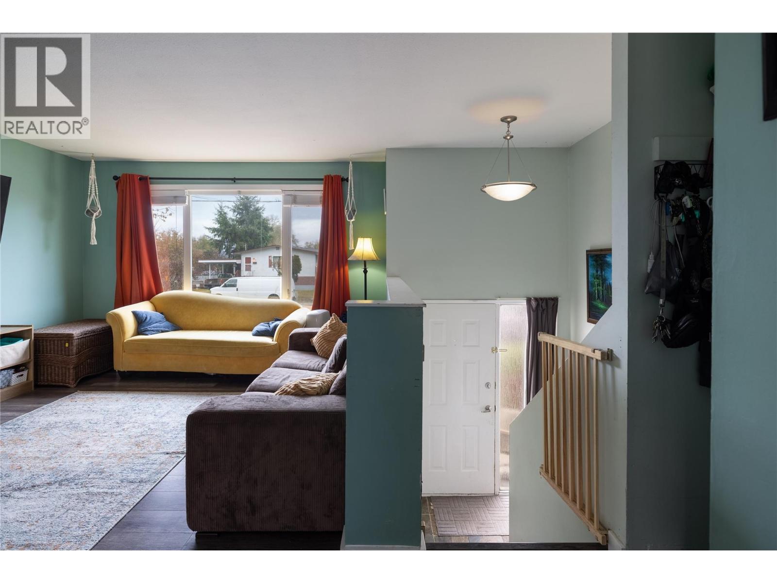 421 Fleming Road, Kelowna