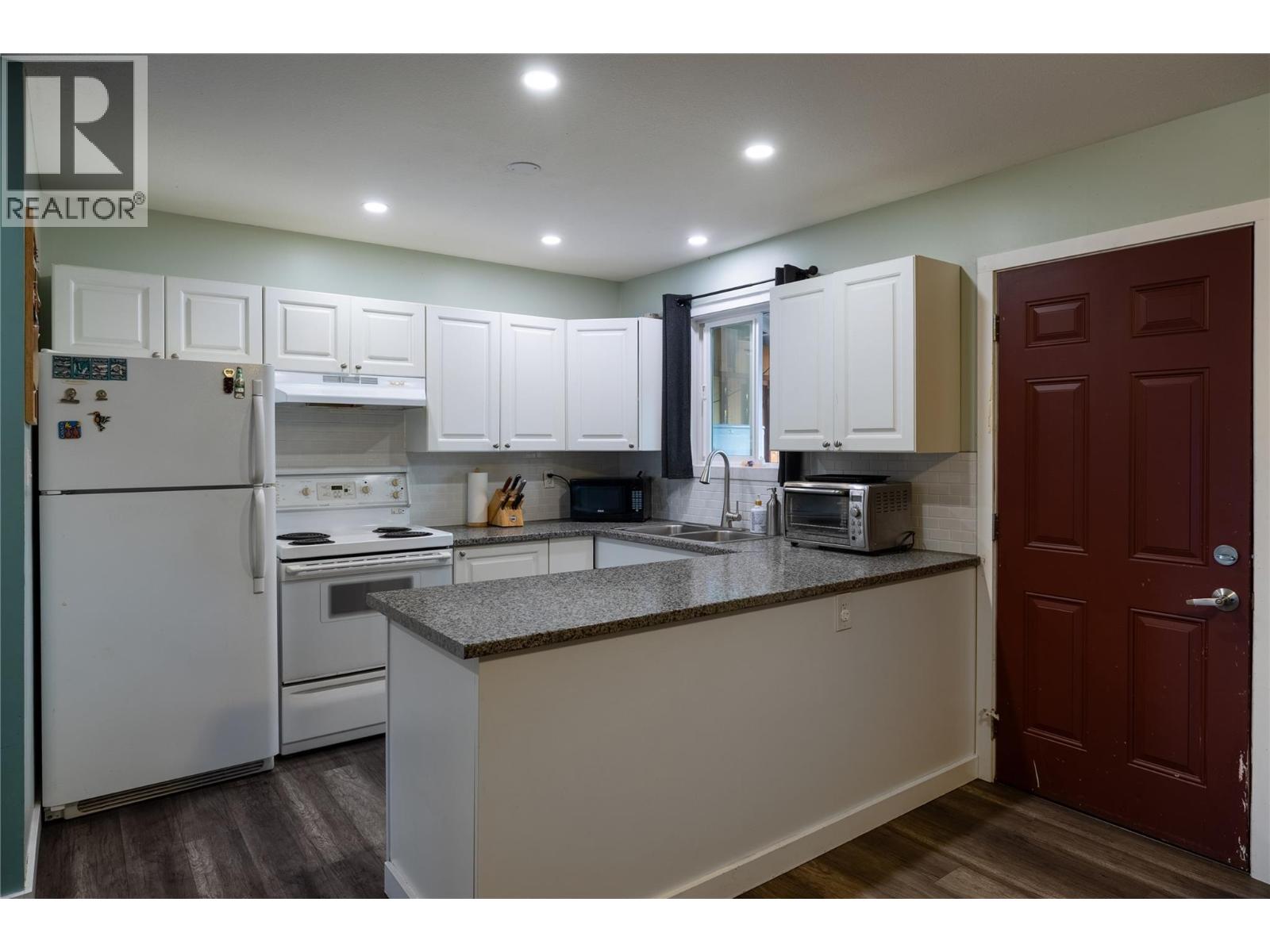 421 Fleming Road, Kelowna