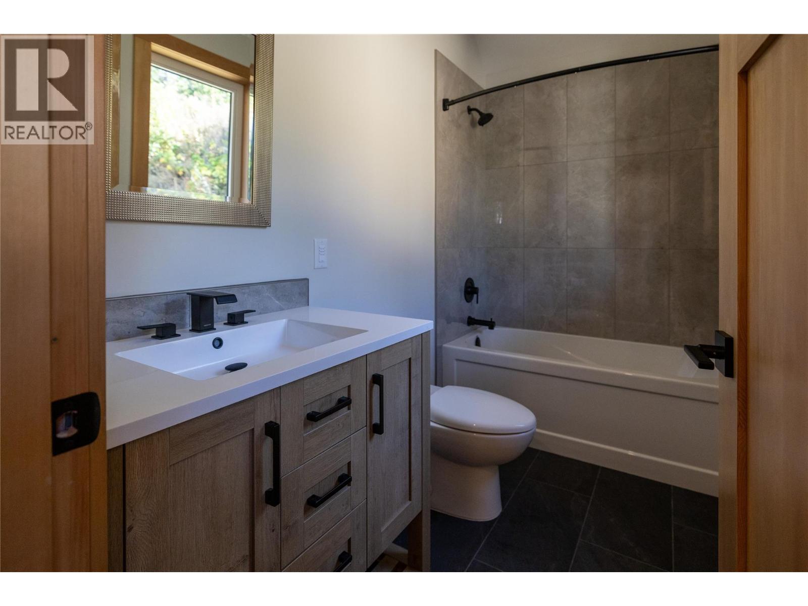 145 LAKEVIEW DRIVE - 14