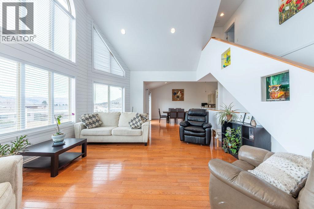 3601 NAVATANEE Drive, Kamloops