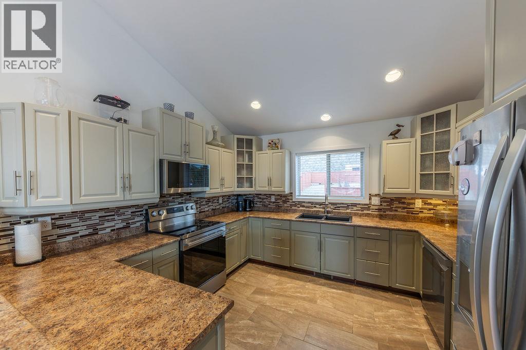 3601 NAVATANEE Drive, Kamloops