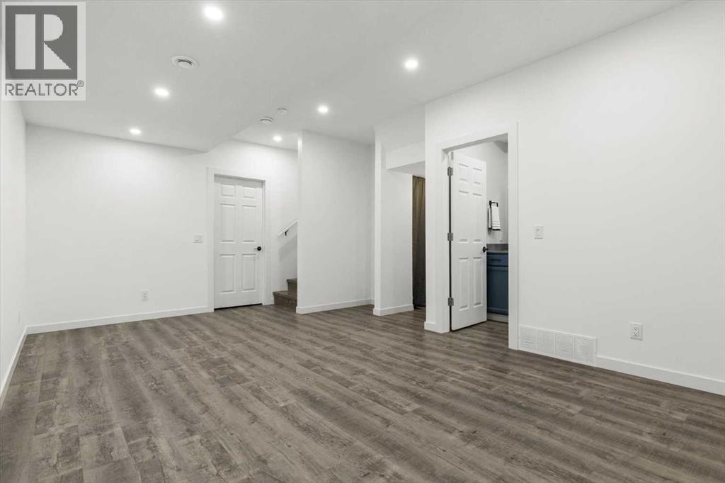 Single Family House for Sale in  Wolf Hollow Way SE Wolf Willow Calgary 