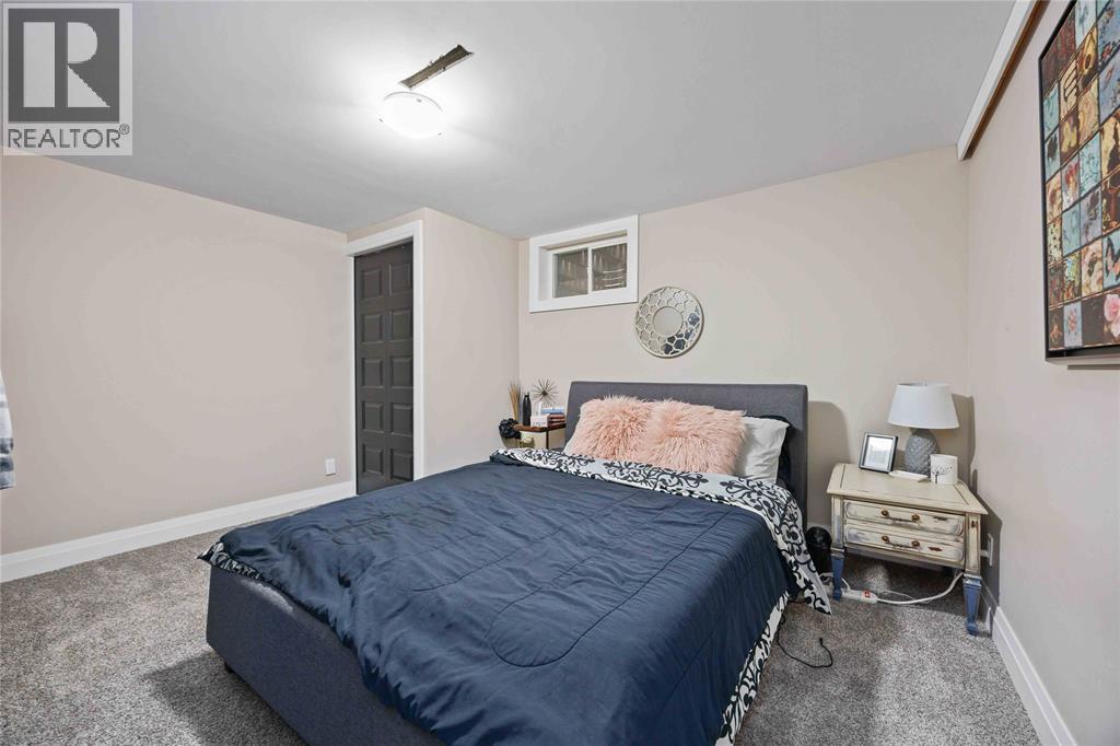 1569 INDIAN ROAD North, Sarnia, Ontario