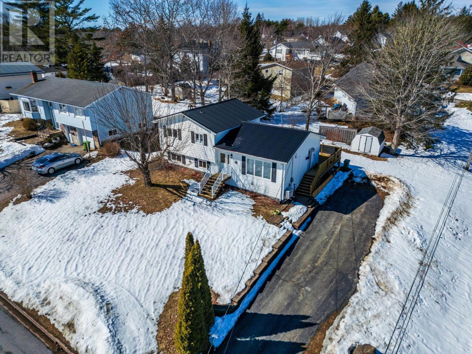 Property 36 of 47 of 2 Pinecrest Boulevard