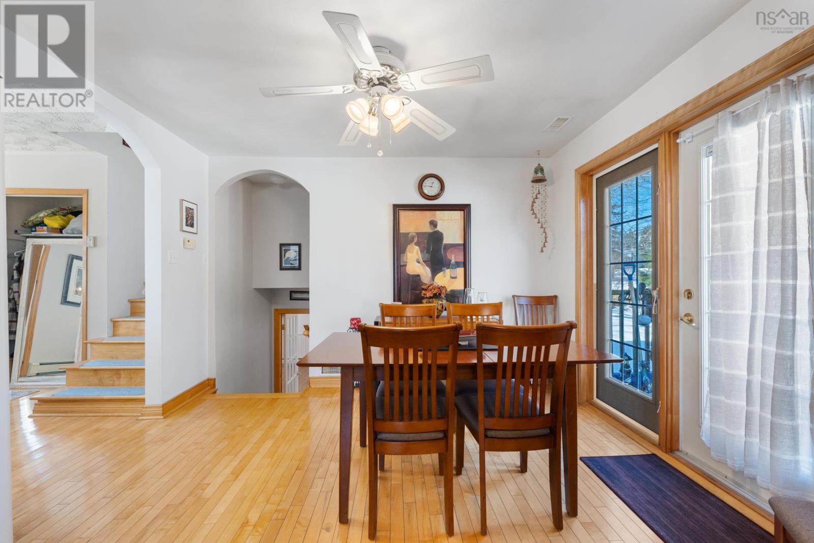 Property 38 of 47 of 2 Pinecrest Boulevard