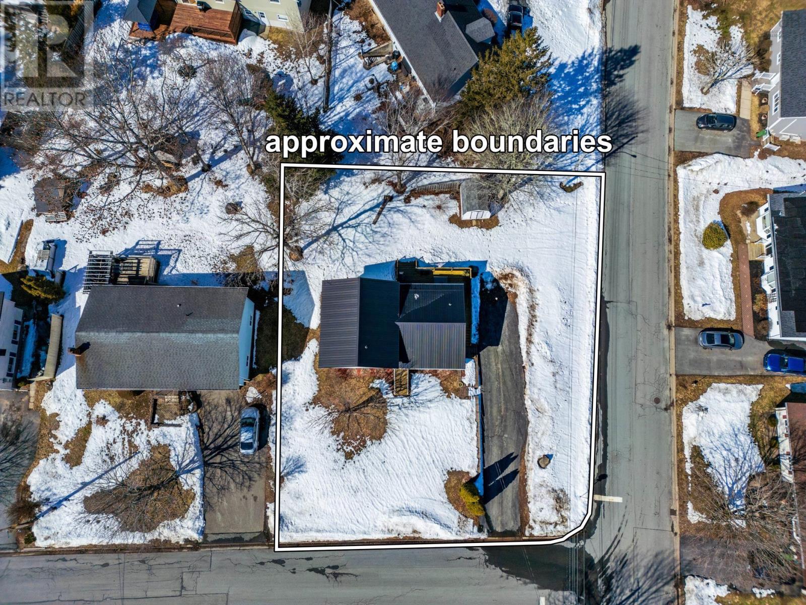 Property 24 of 47 of 2 Pinecrest Boulevard