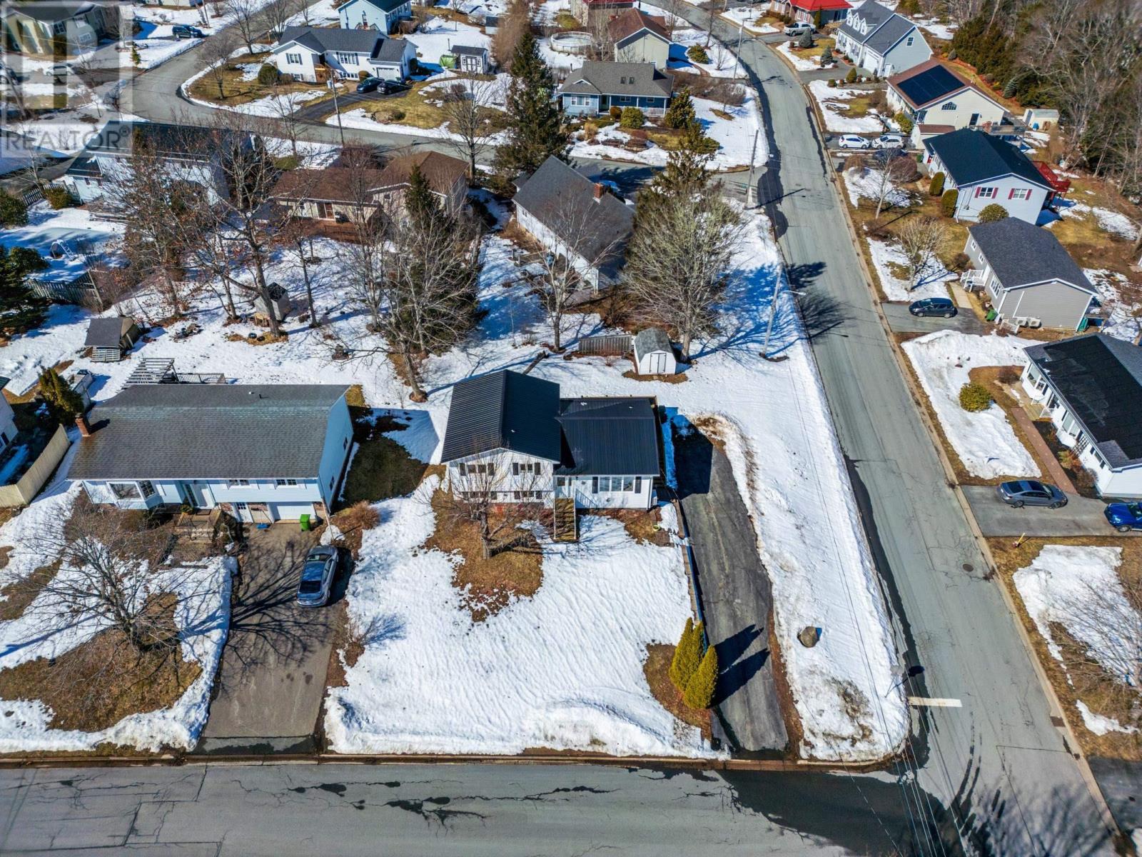 Property 3 of 47 of 2 Pinecrest Boulevard