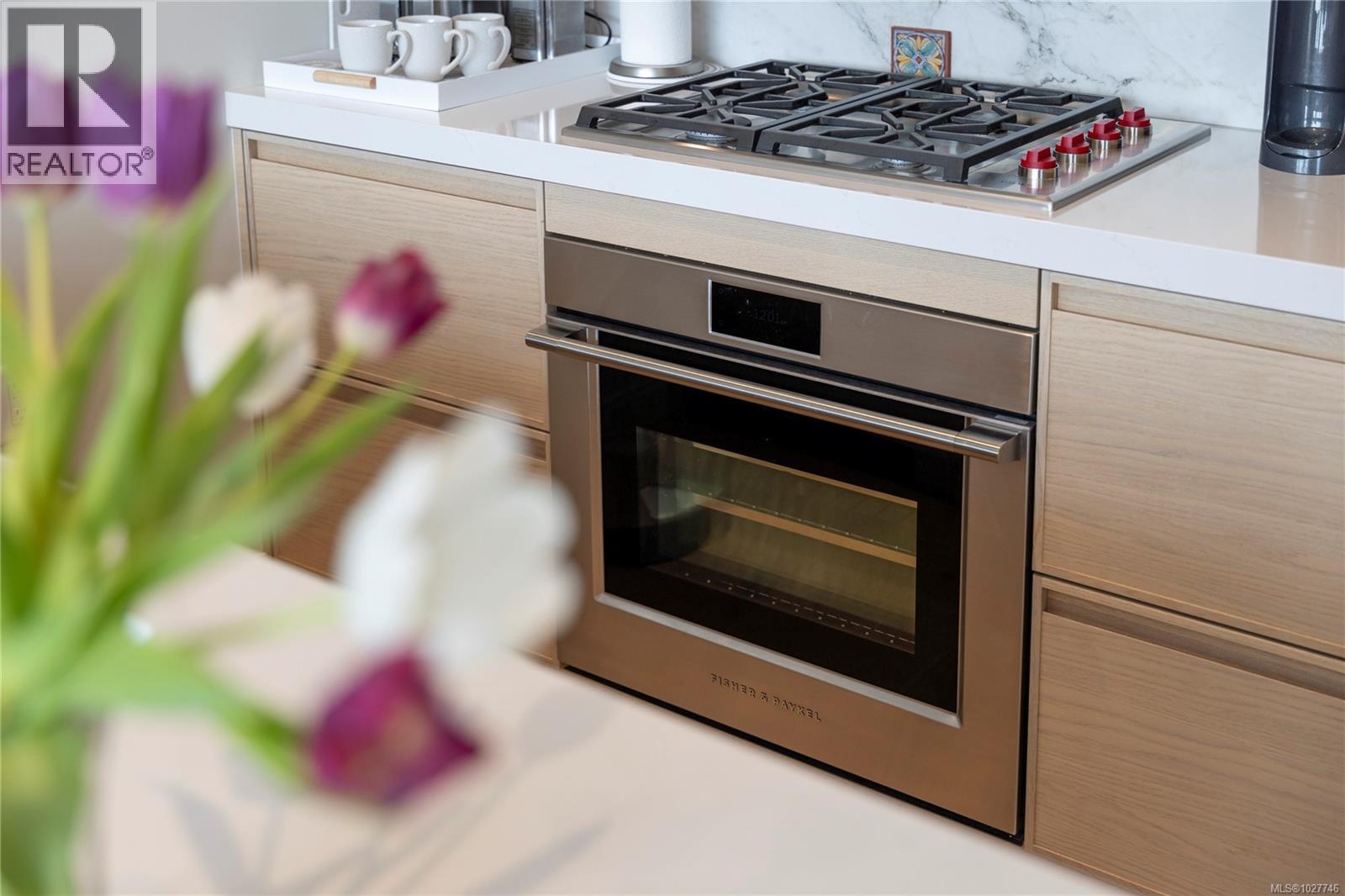 #406 1916 OAK BAY AVE - 10