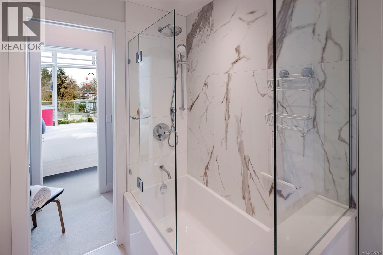 #406 1916 OAK BAY AVE - 14