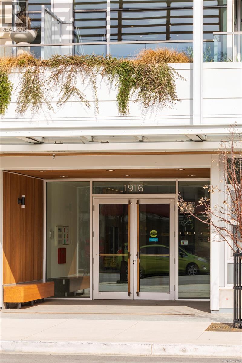 #406 1916 OAK BAY AVE - 21