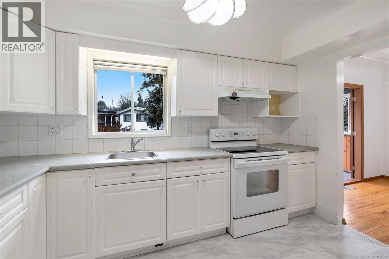 Single Family House for Sale in  Stevenson Pl Victoria 