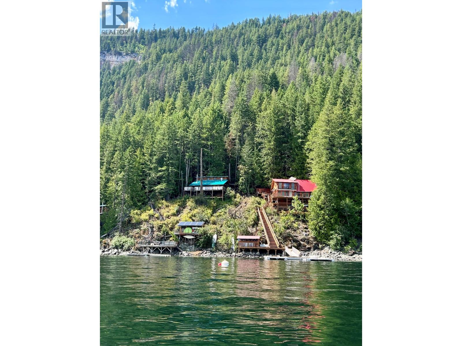 31 Lime Cliffs Beach, Sicamous