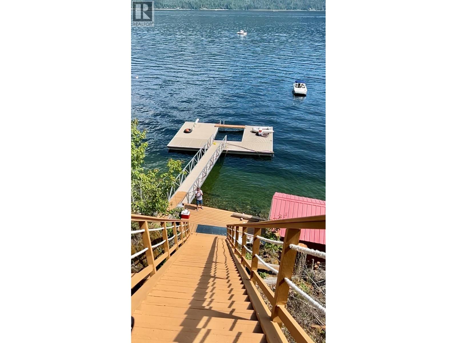 31 Lime Cliffs Beach, Sicamous