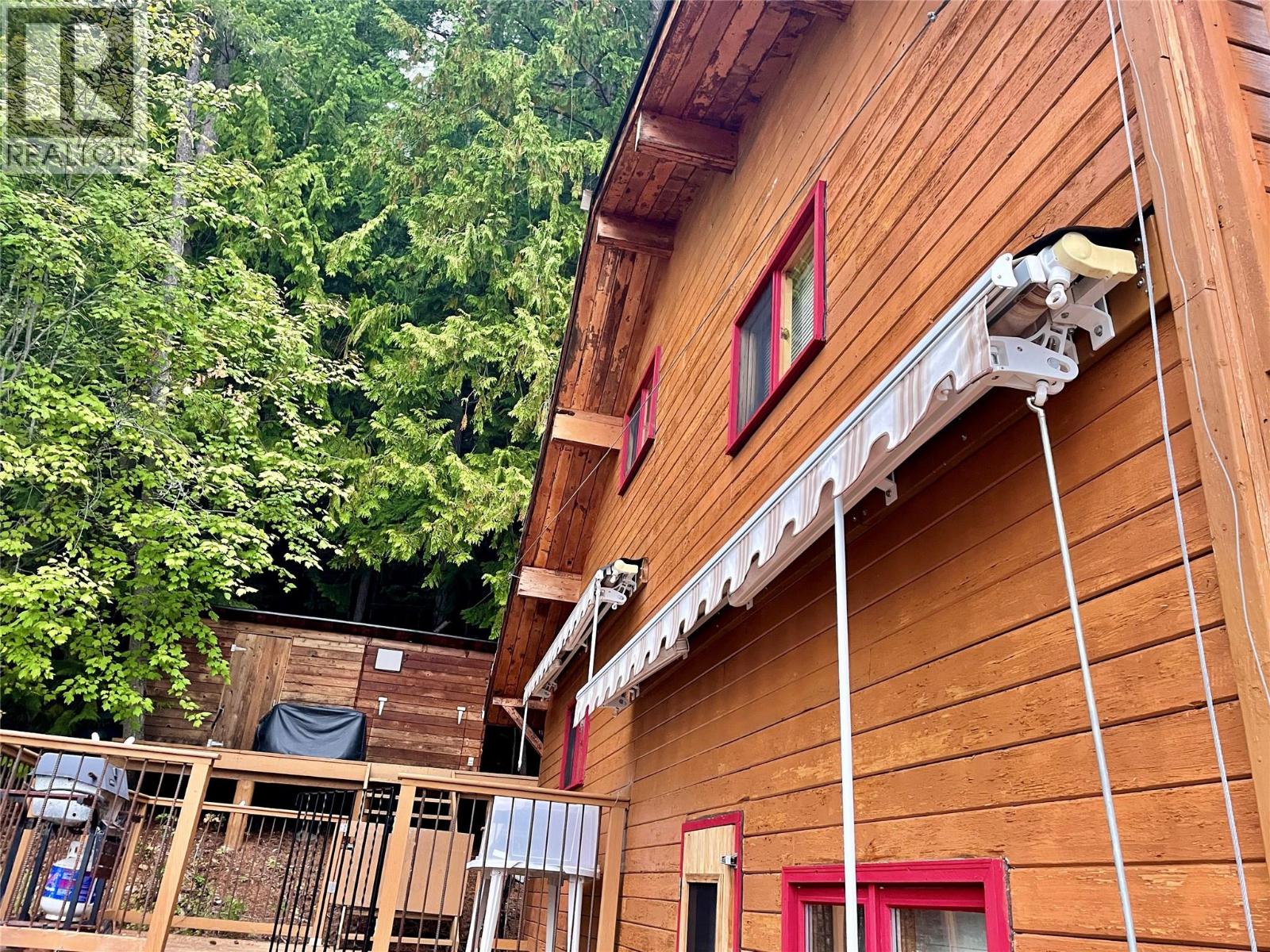 31 Lime Cliffs Beach, Sicamous