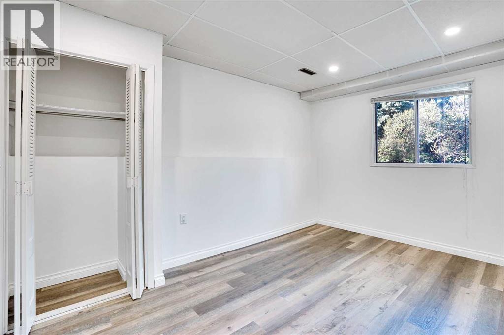 Single Family House 4 Level for Sale in  Coach Manor Rise SW Coach Hill Calgary 