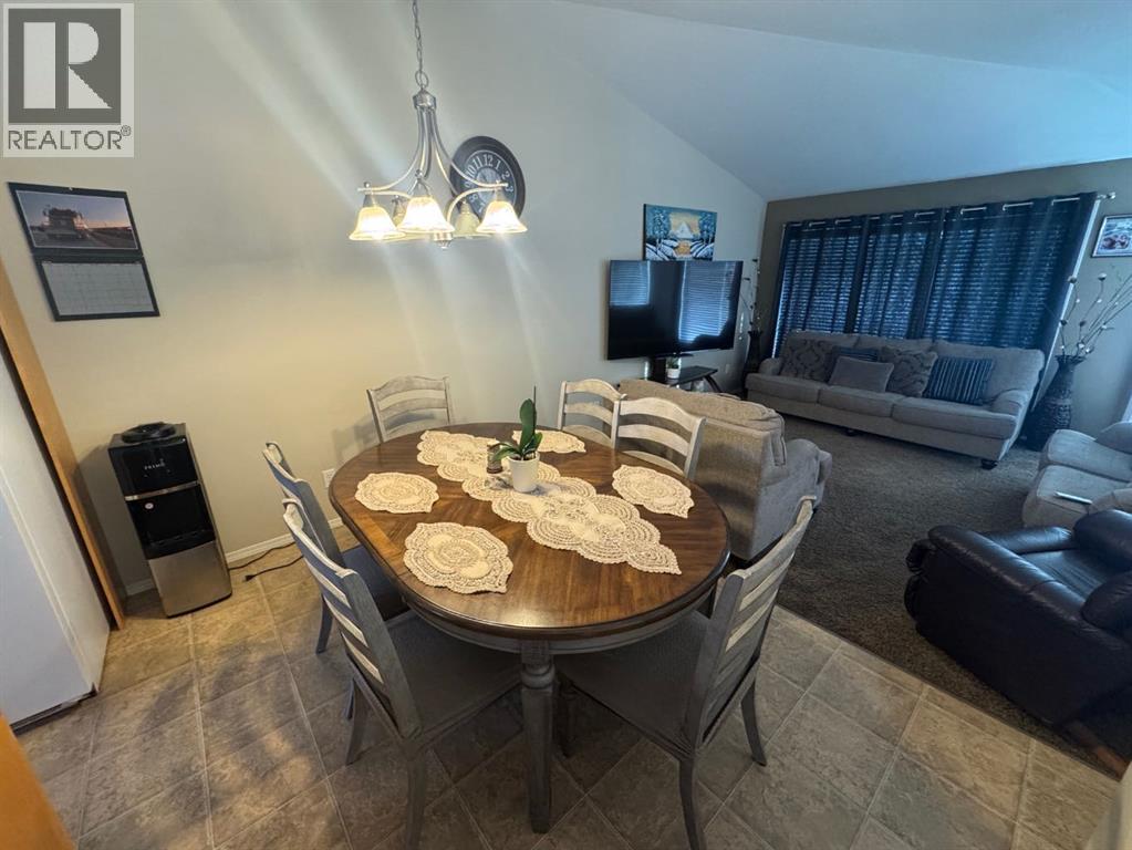 Single Family House Bi-level for Sale in  SUNRIDGE Boulevard W Sunridge Lethbridge 