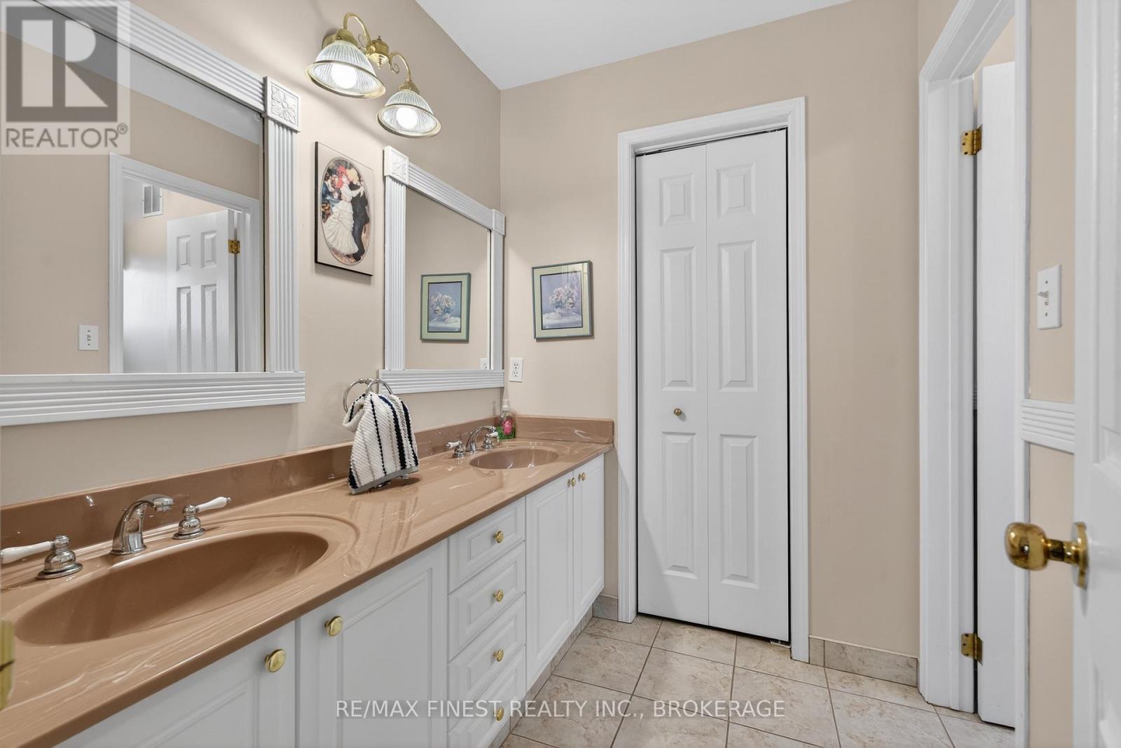 4602 DEER RUN WAY — photo 26