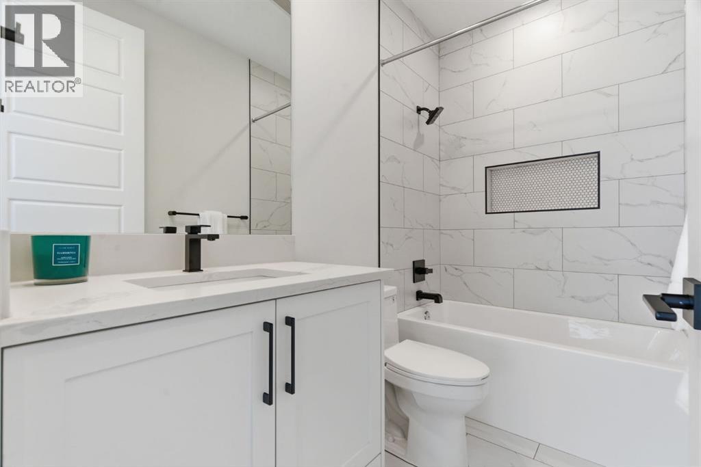 Single Family House for Sale in   Avenue SW Altadore Calgary 