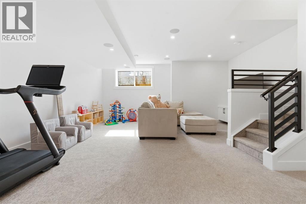 Single Family House for Sale in   Avenue SW Altadore Calgary 