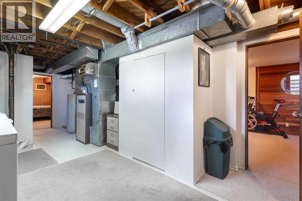 3308 46 Street SW, Calgary, Alberta