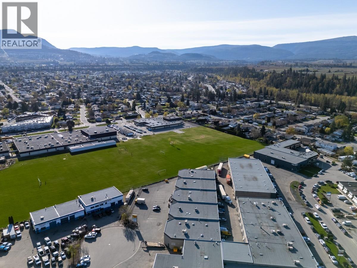 4 360 Spedding Court, Kelowna