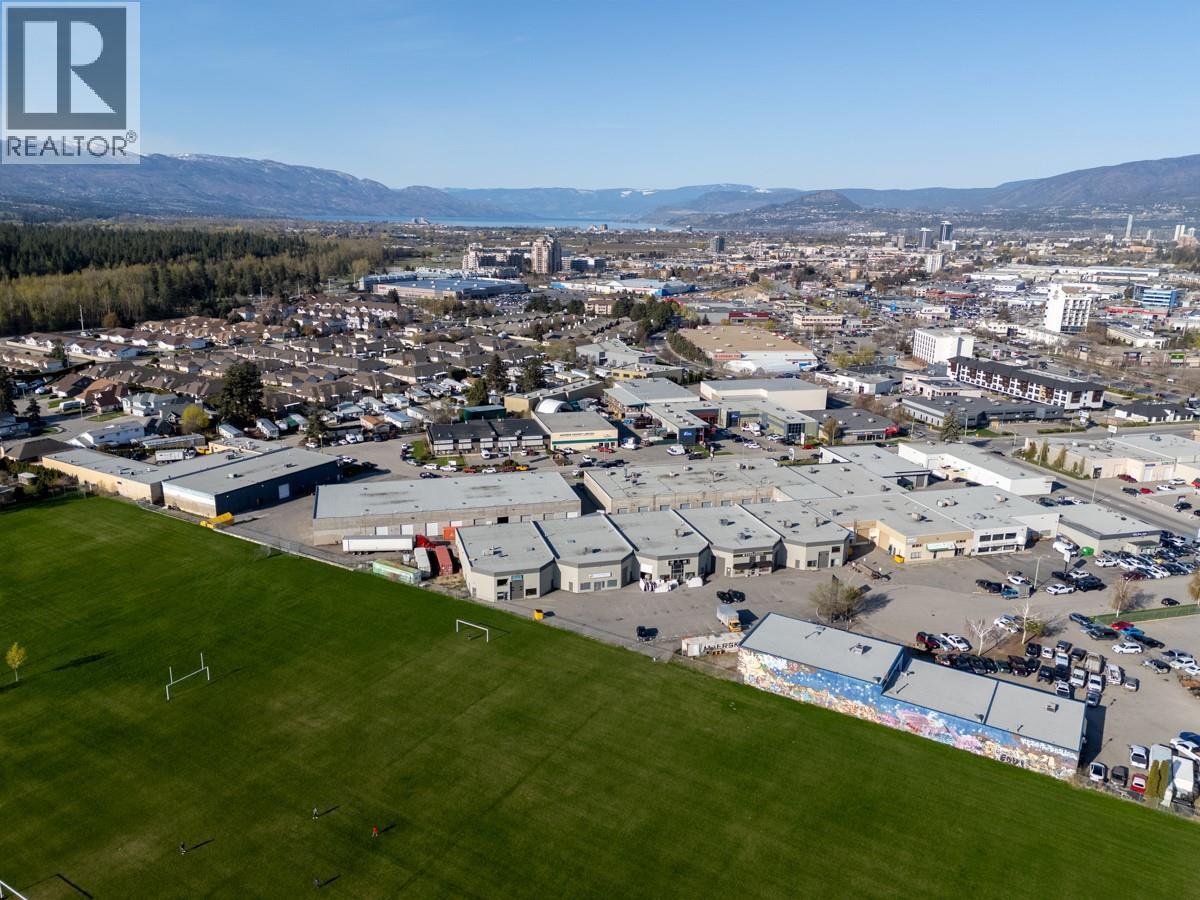 4 360 Spedding Court, Kelowna