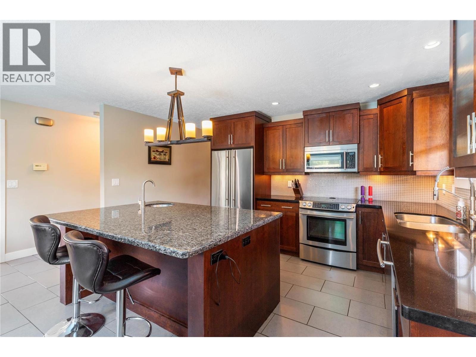  2931 Thacker Drive, West Kelowna