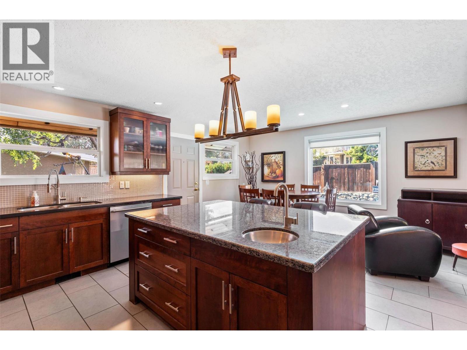  2931 Thacker Drive, West Kelowna