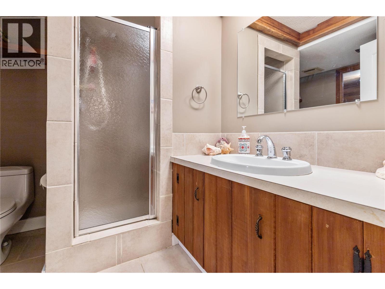  2931 Thacker Drive, West Kelowna