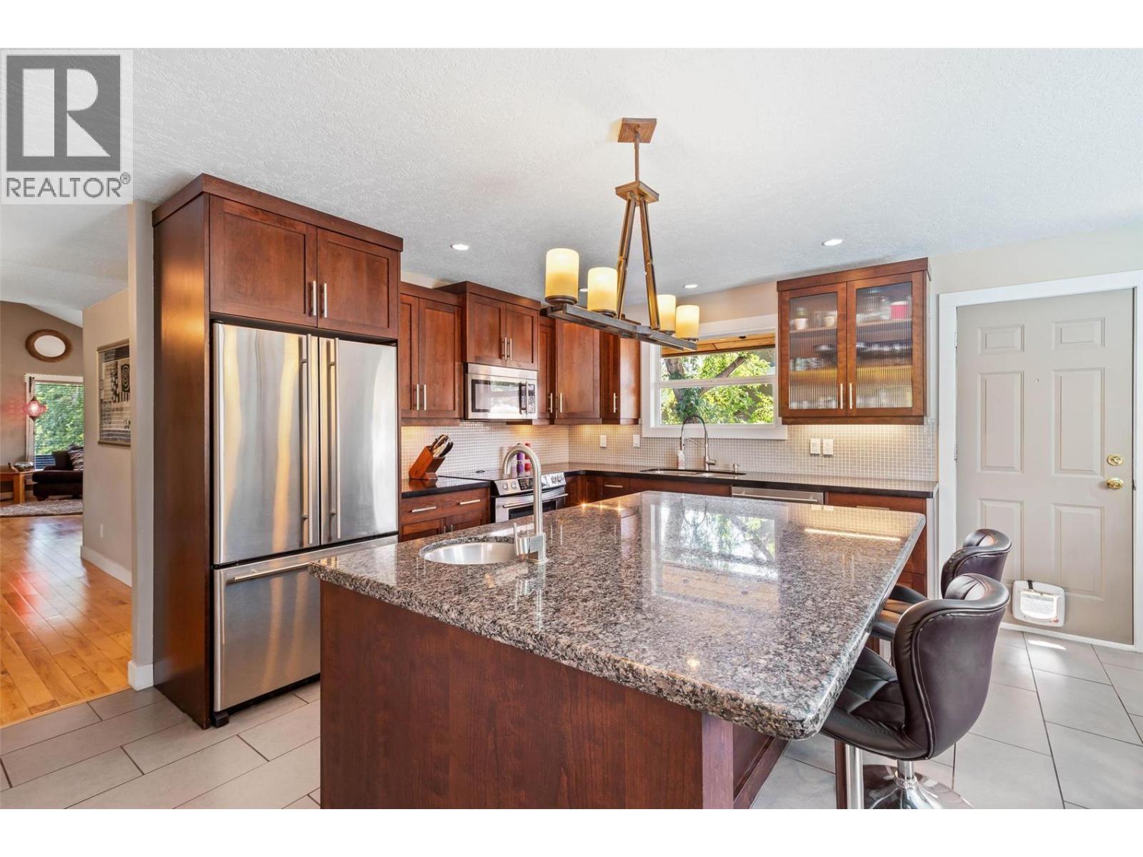  2931 Thacker Drive, West Kelowna